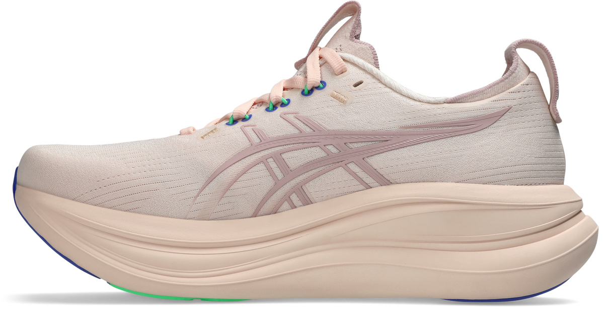 W Asics GEL-NIMBUS 28