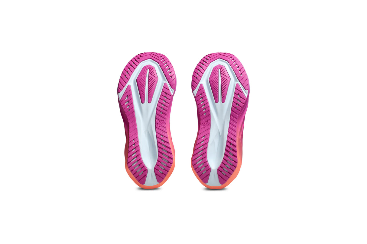 W Asics Novablast 5