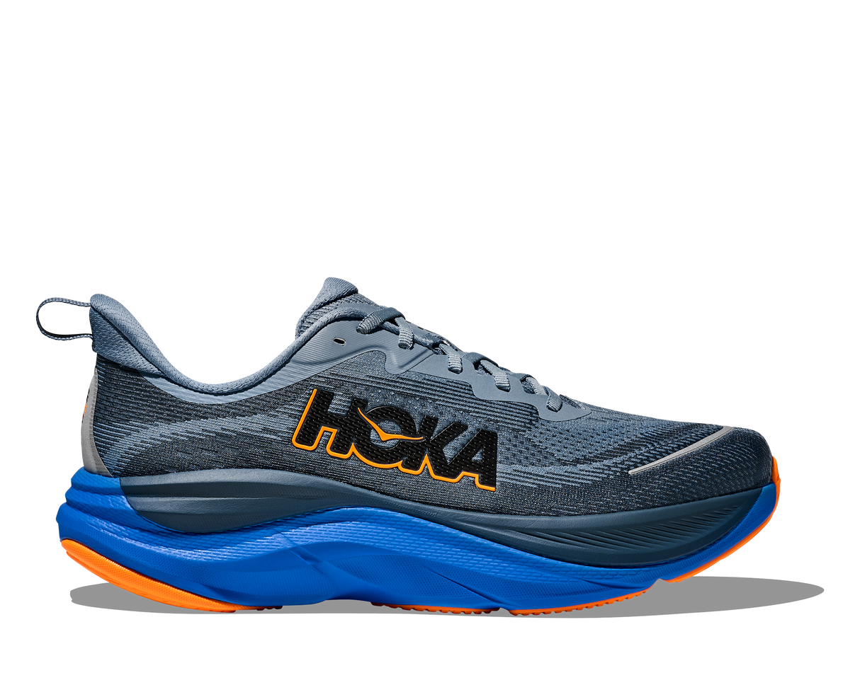M Hoka Skyflow