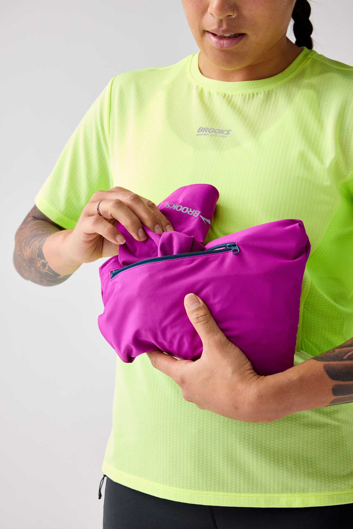 W Brooks High Point Waterproof Jacket 2