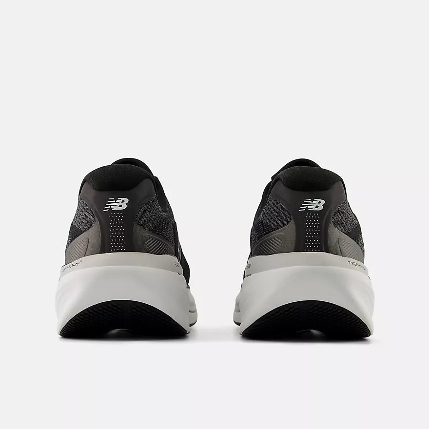 M New Balance 860v15