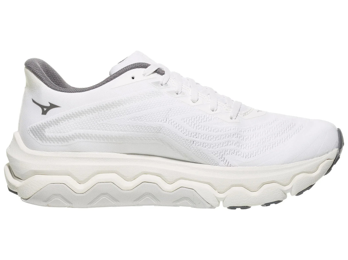 M Mizuno Wave Horizon 8