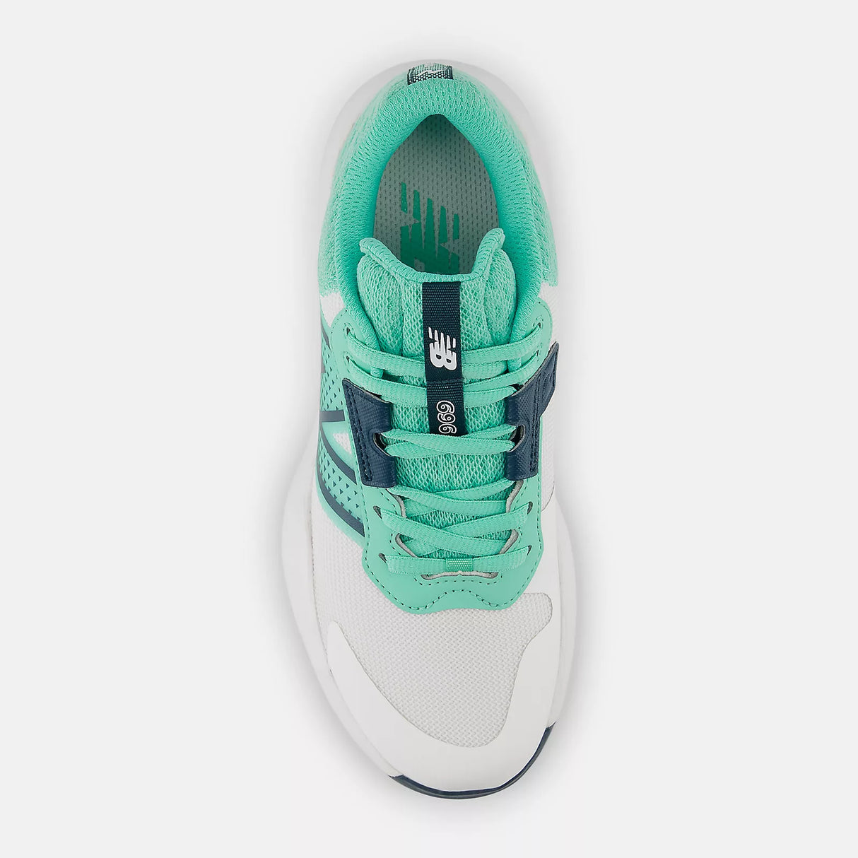 W New Balance 696v6