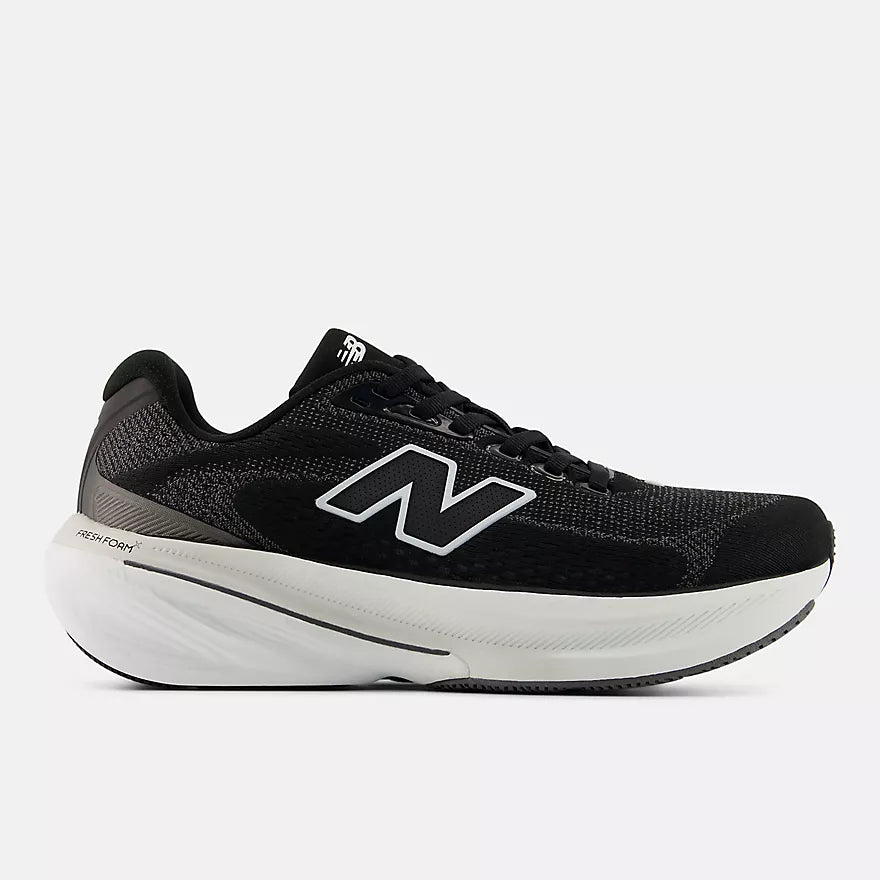 W New Balance 860v15
