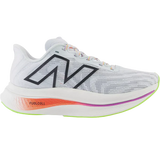 W New Balance Supercomp Trainer v2