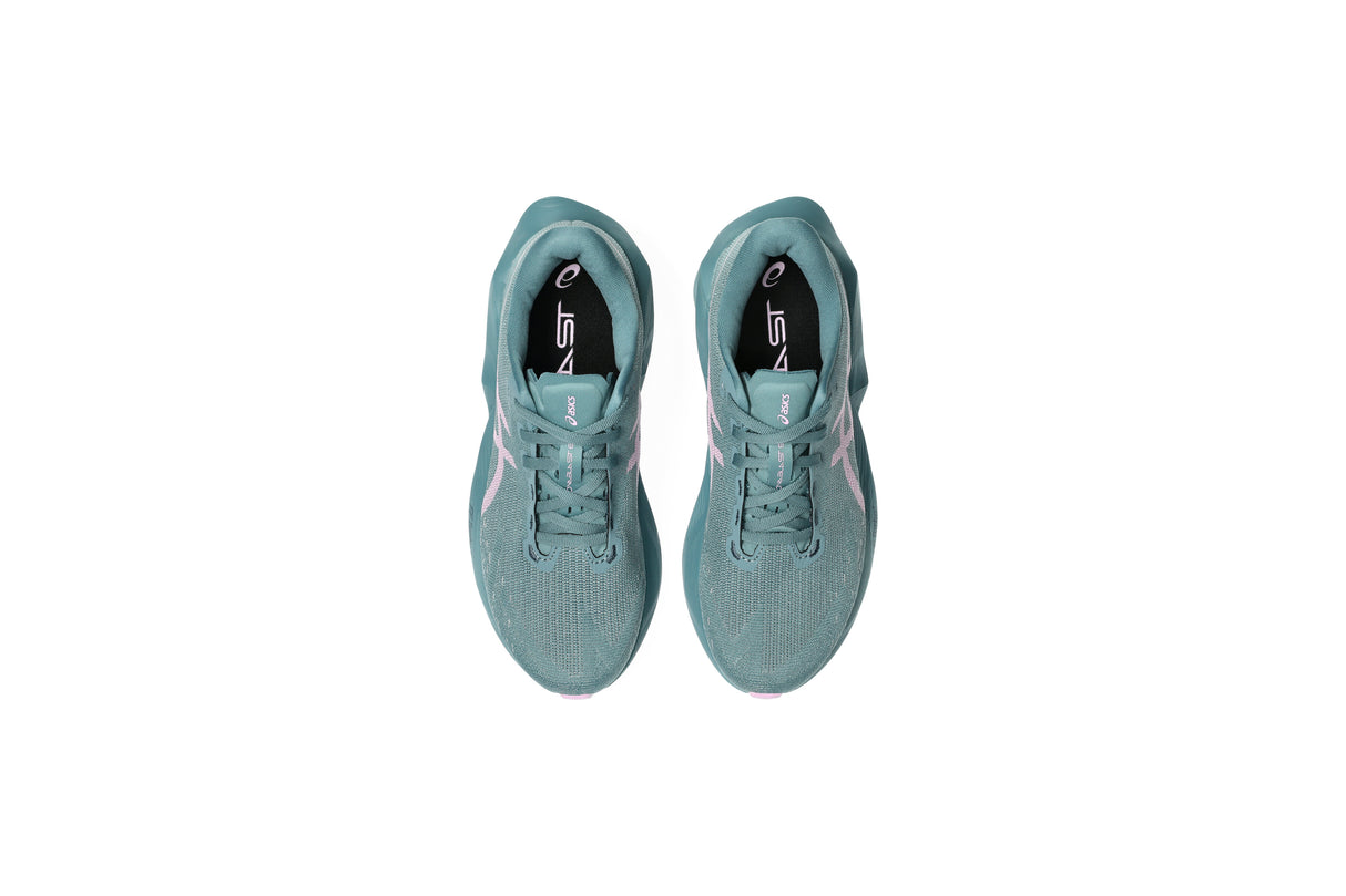 W Asics Novablast 6