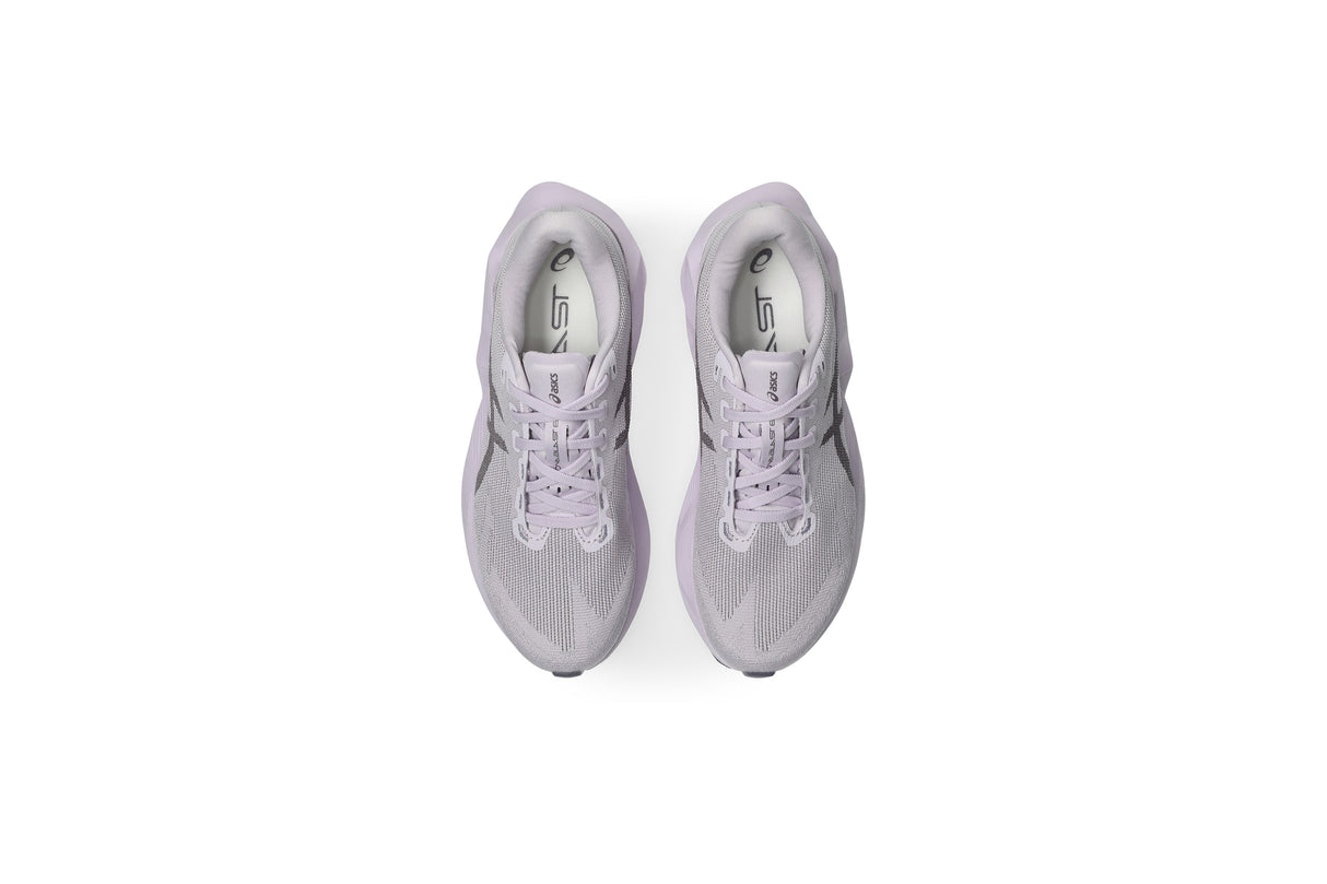 W Asics Novablast 6
