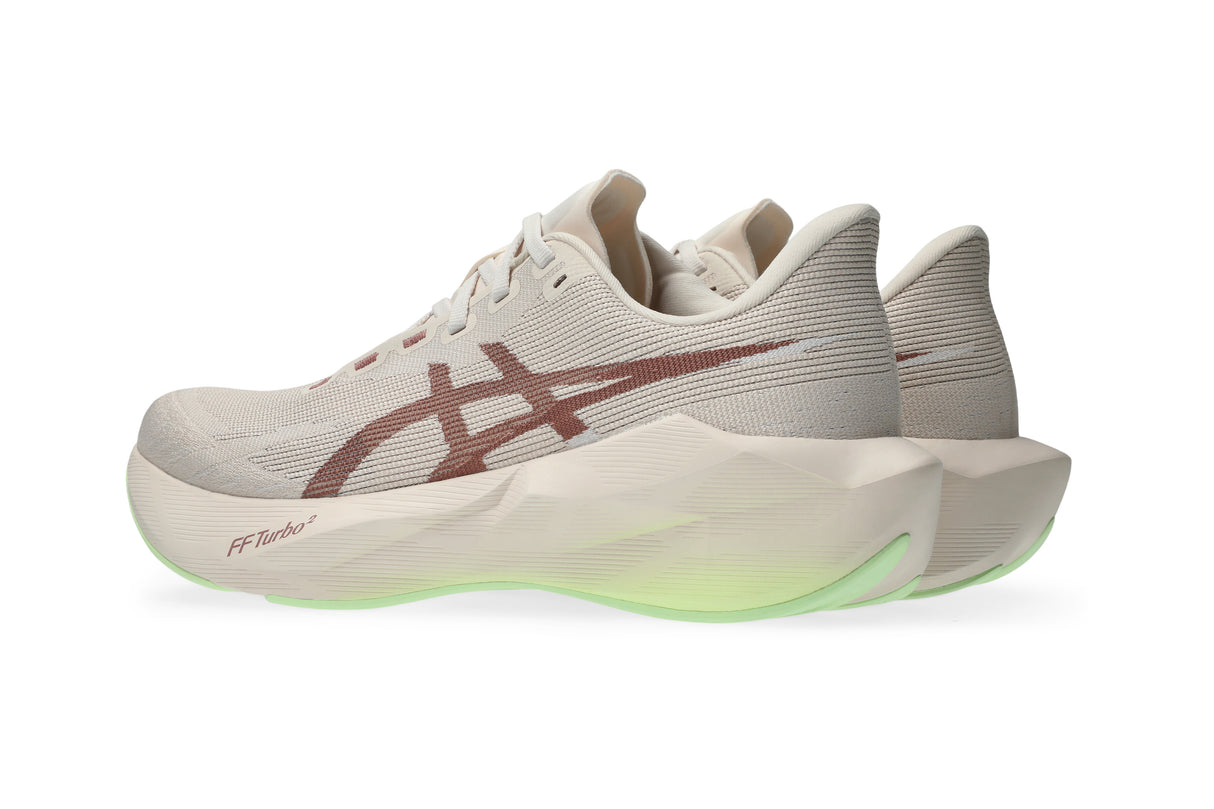 W Asics Novablast 6