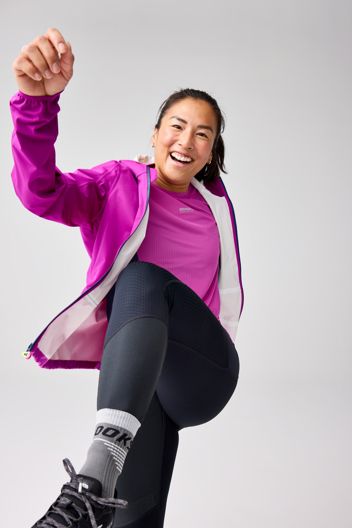 W Brooks High Point Waterproof Jacket 2