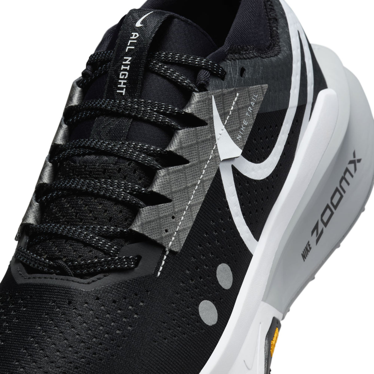 M Nike ZoomX Zegama Trail 2