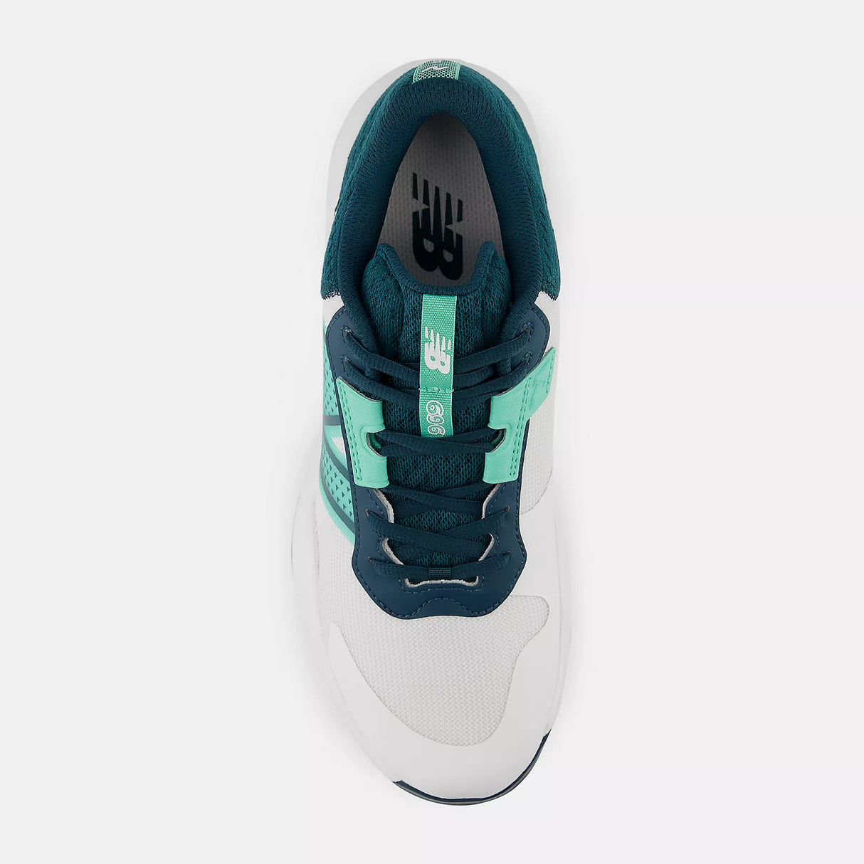 M New Balance 696v6