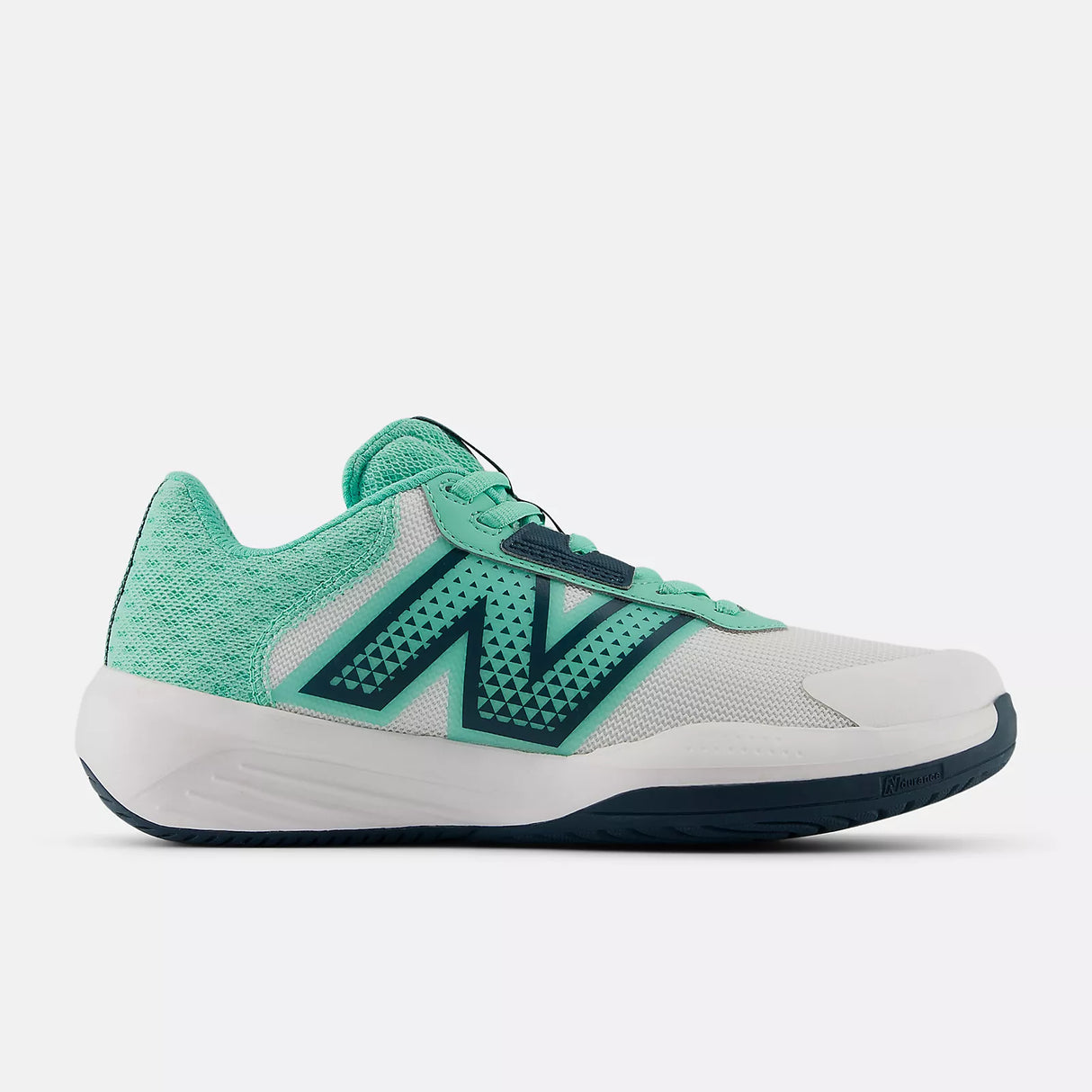 W New Balance 696v6
