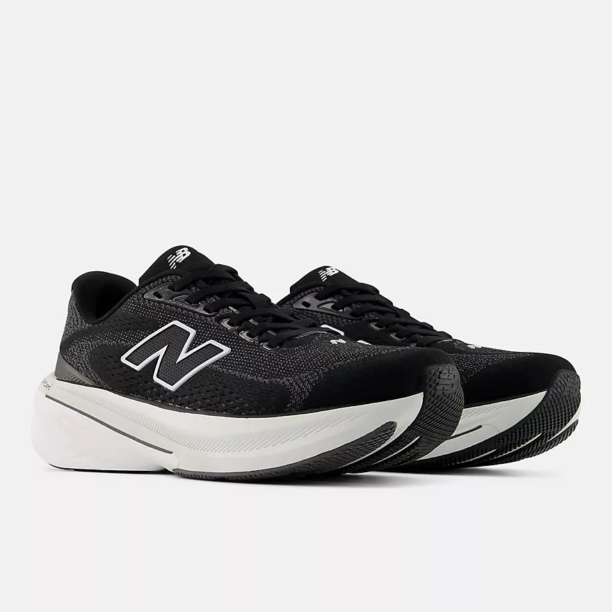 W New Balance 860v15